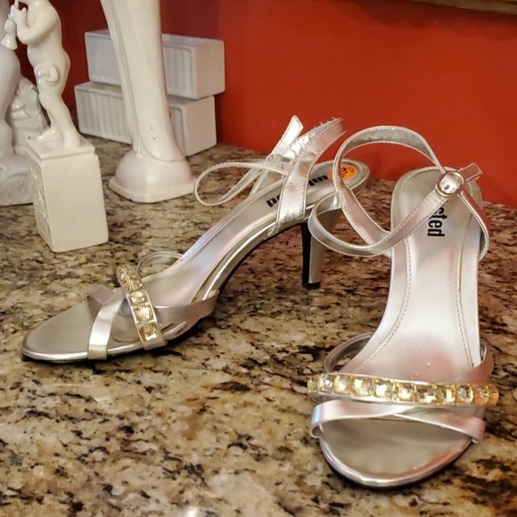 Ladies Unlisted Heeled Sandals - Picture 3 of 6